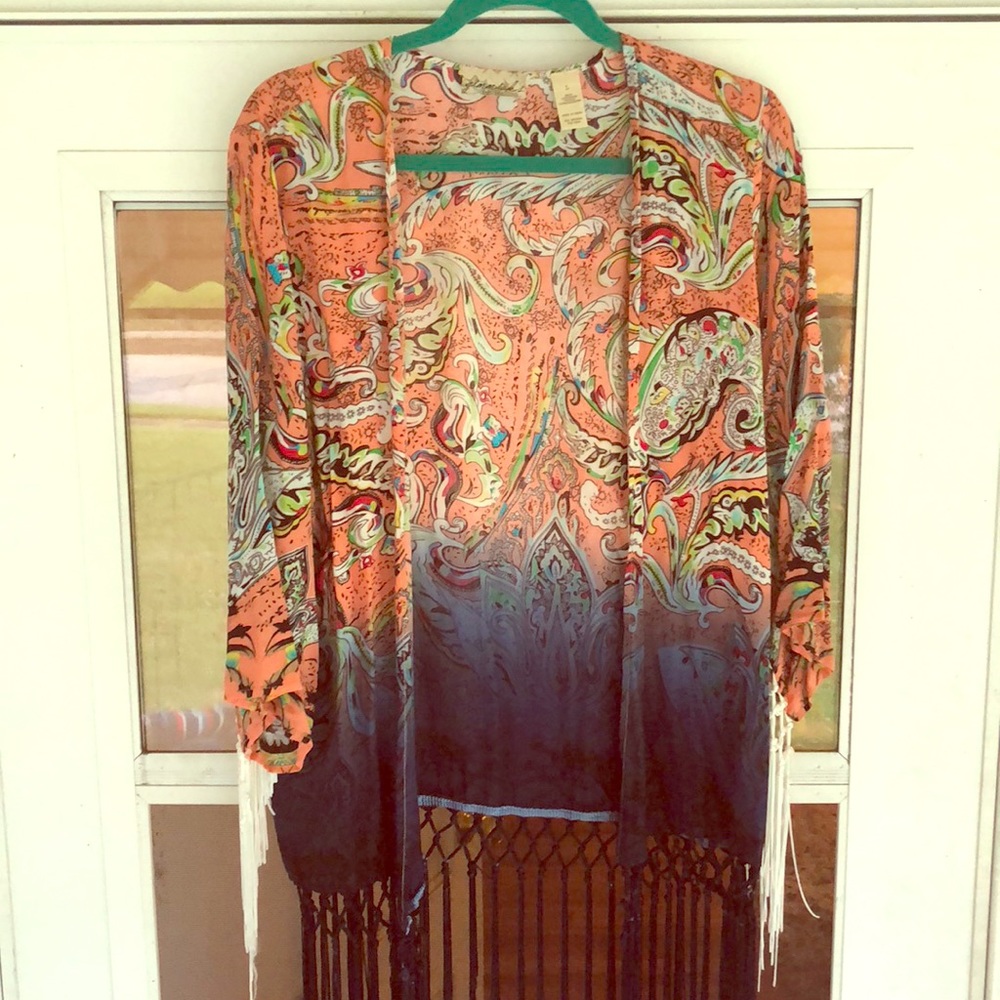 Fringe gimmicks layering piece